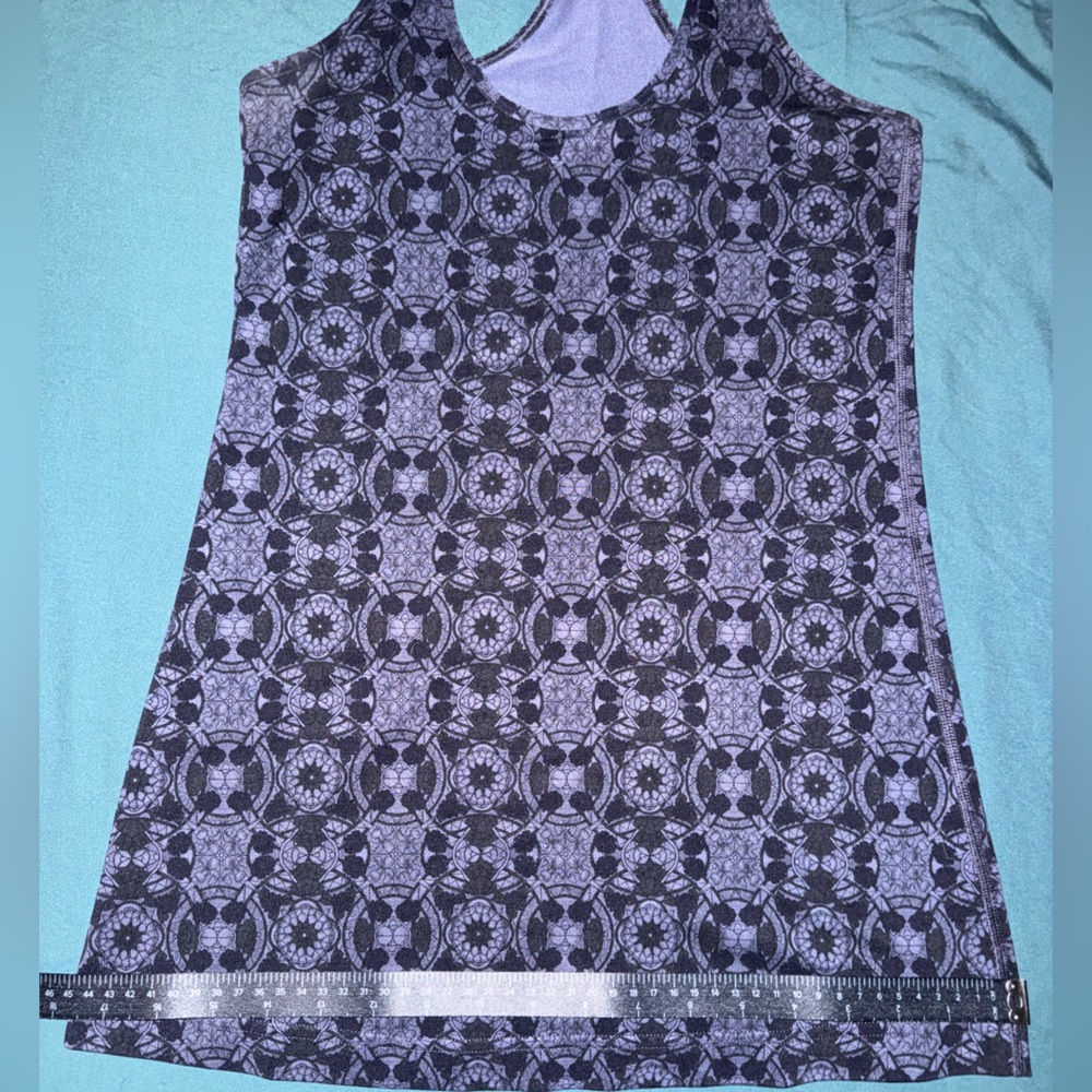 Patterned Racerback Tank Top - Picture 4 of 5